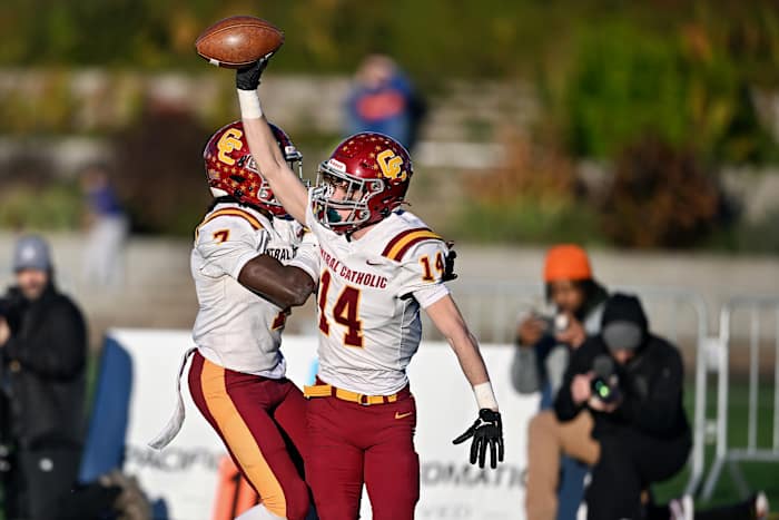 a Central Catholic Tualatin 6A Oregon football final November 22 2023 Leon Neuschwander 66